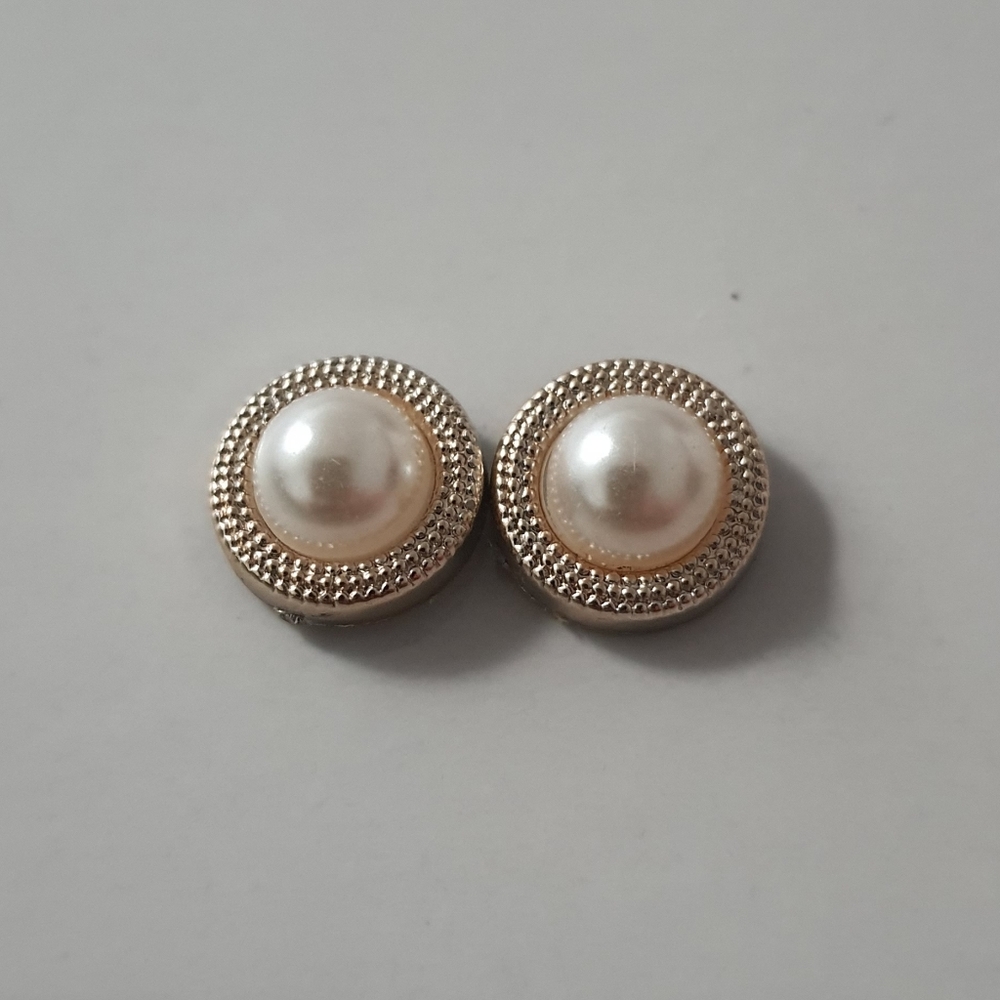 Elegant Gold and Pearl Push Pin Accessorizer Pair